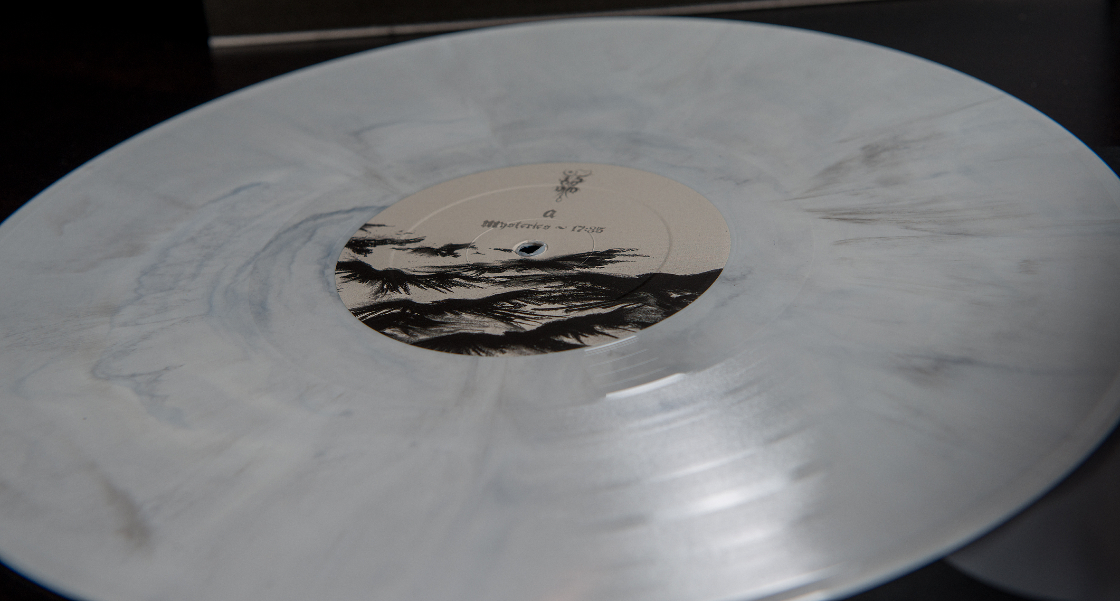 Thou Shell Of Death - Cave Hill (Weiße Vinyl mit schwarzer Marmorierung) Präsentation 3