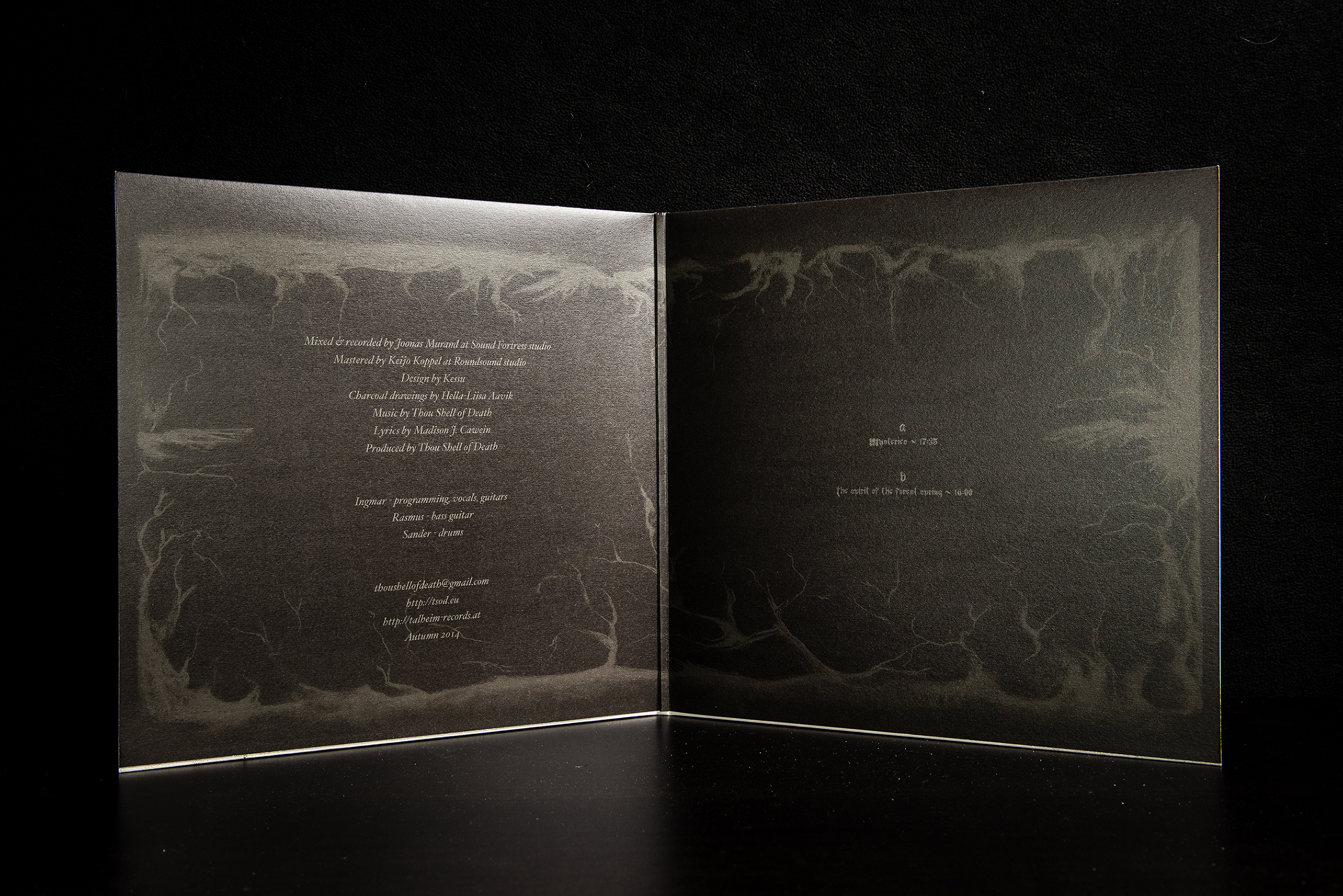 Thou Shell Of Death - Cave Hill (Weiße Vinyl mit schwarzer Marmorierung) Präsentation 2