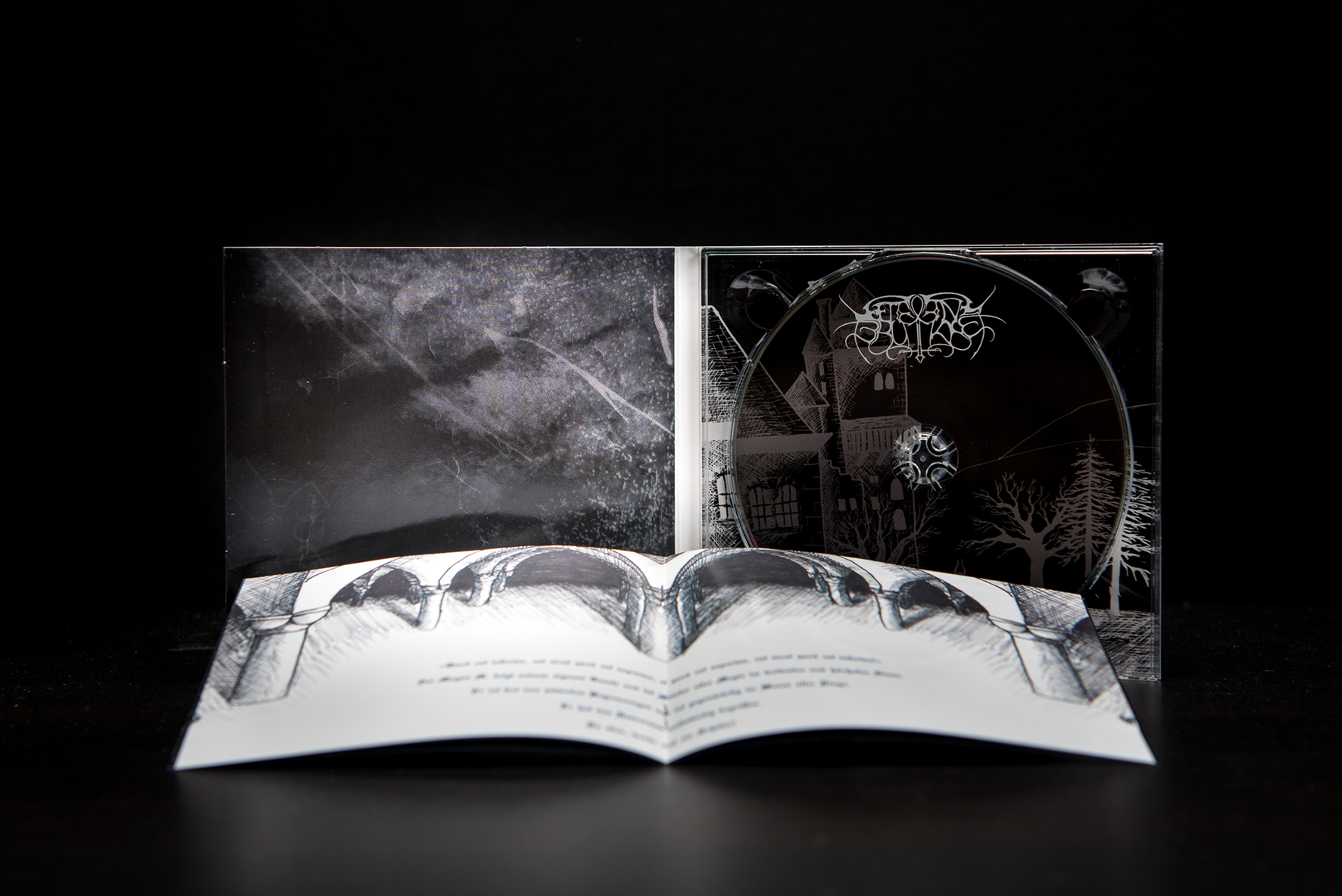 TR005CD_Ketelens_Brukke_-_Ancient_Shadow_Throne_Presentation_2 Ketelen's Brukke - Ancient Shadow Throne Präsentation 2