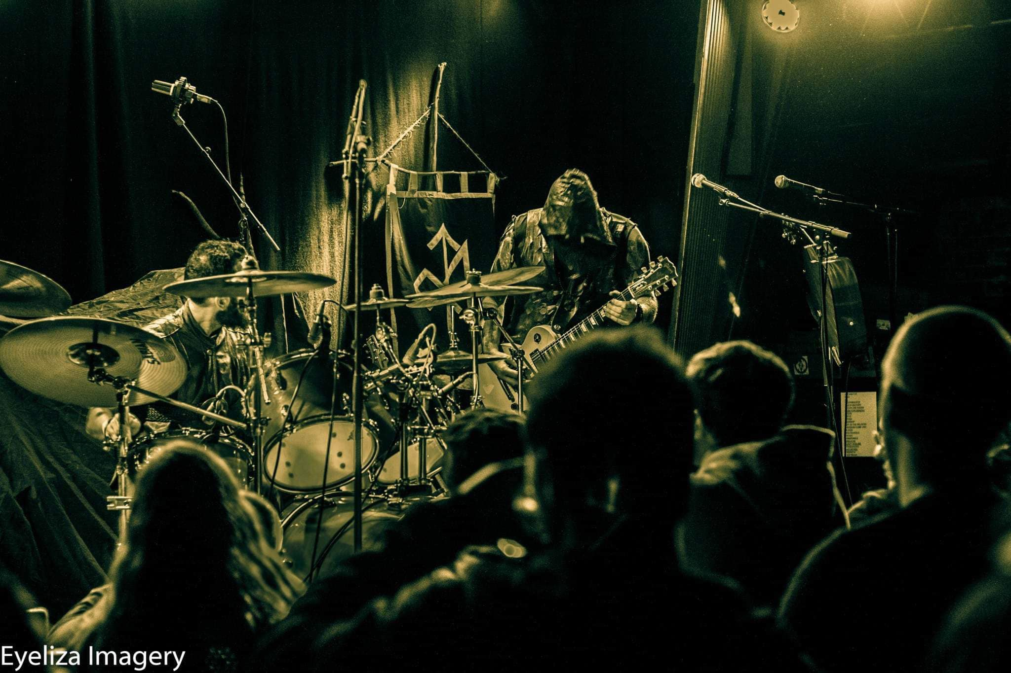 Abstract_The_Light_Live